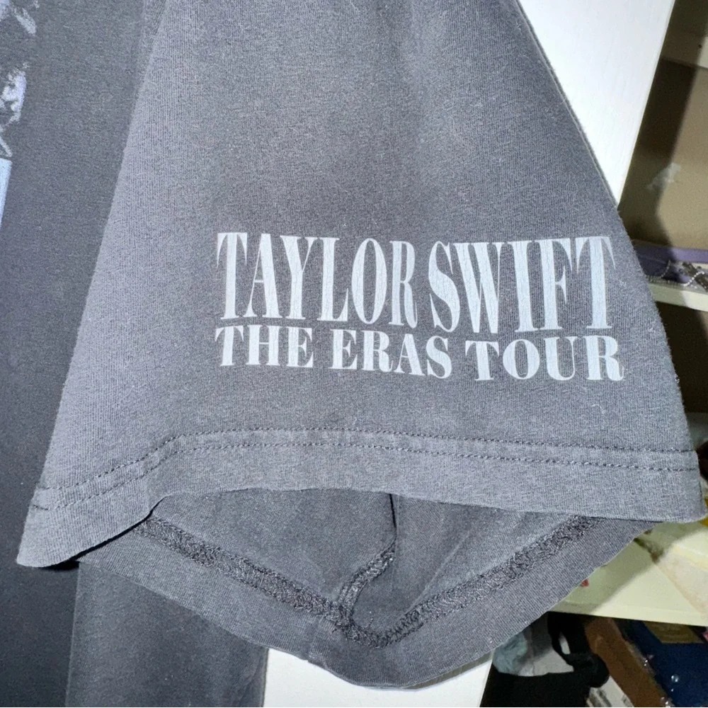 Taylor Swift The Eras Tour Black Graphic Photo Collage Concert Tee Women’s 2XL - Picture 6 of 9